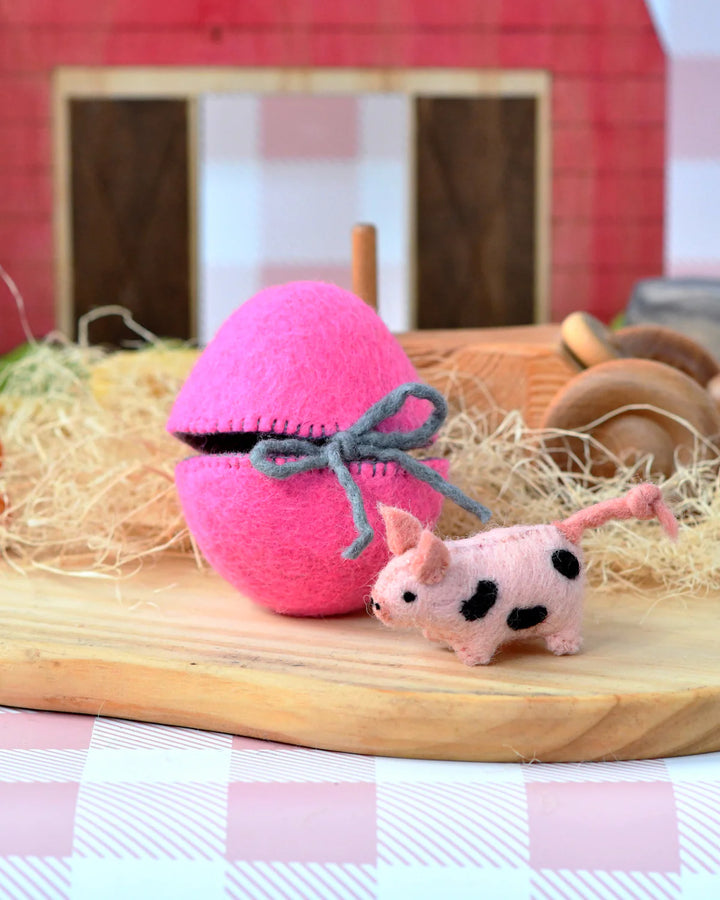 Felt Surprise Egg with Spotted Pig